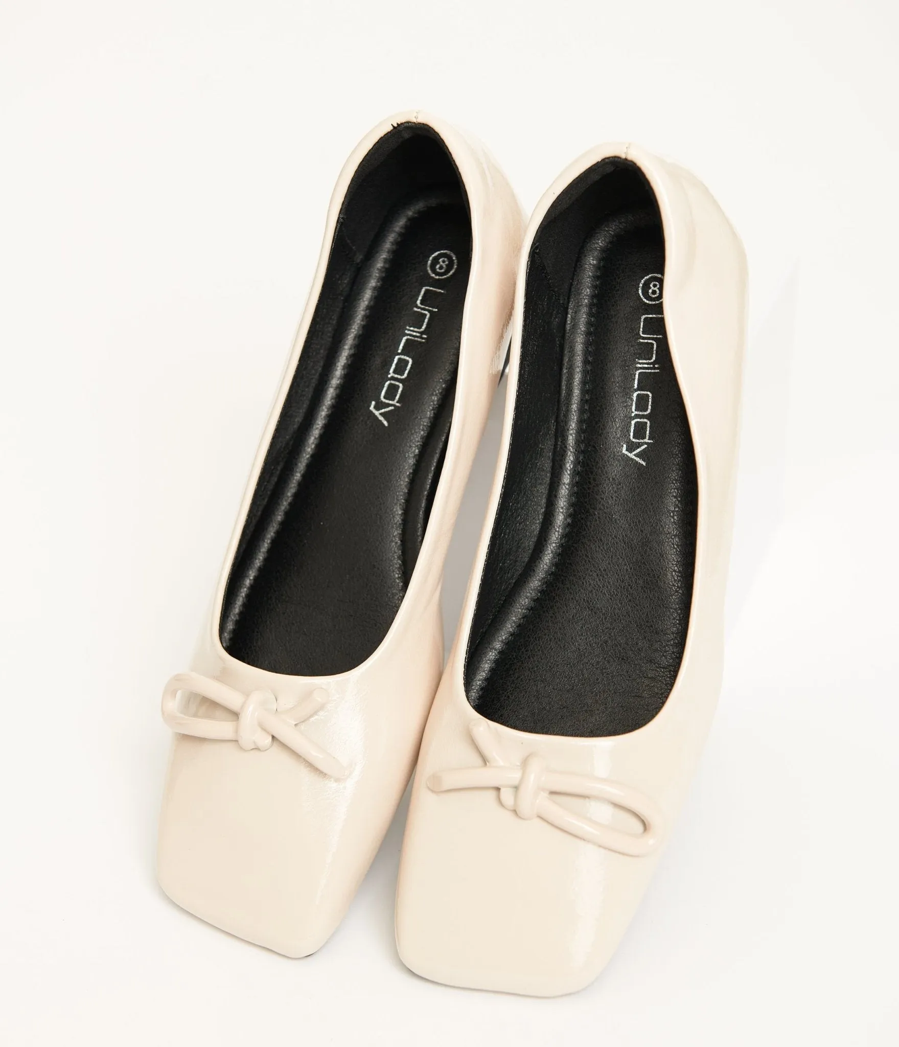 1960s Beige Bow Patent Leatherette Flats