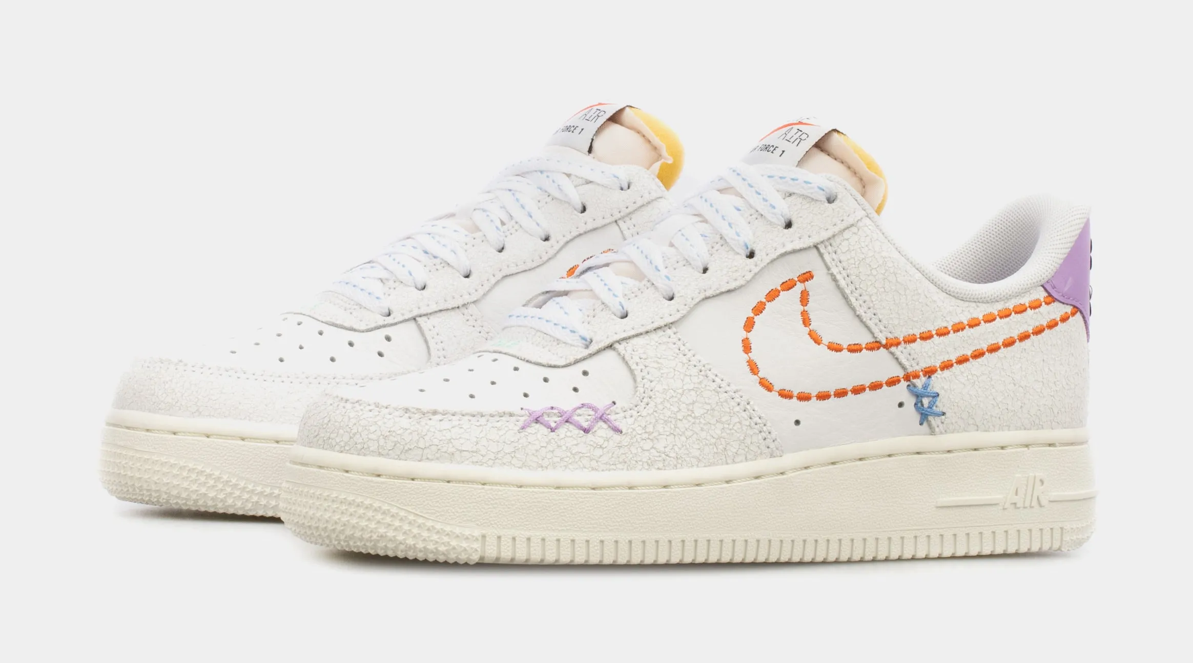 Air Force 1 '07 SE Womens Lifestyle Shoes (White/Multi)