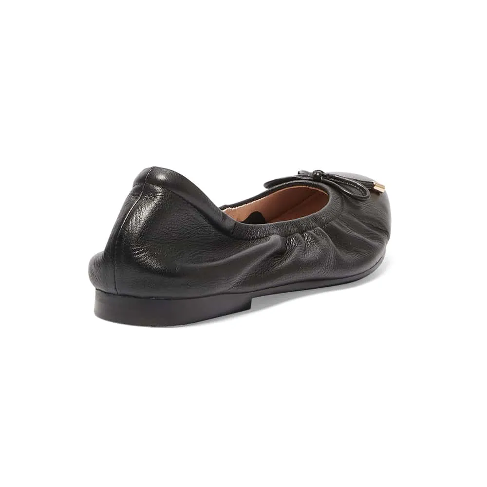 Allegra Flat in Black Leather