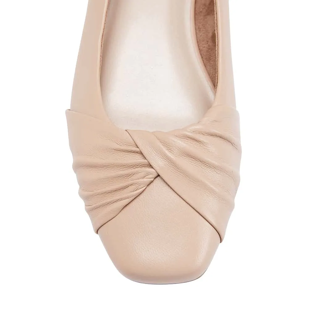 Tammy Flat in Nude Leather